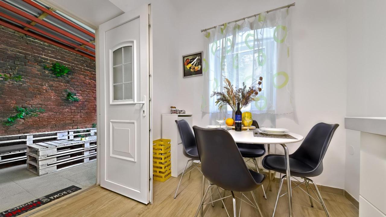 Charming & Cozy Apartment In Downtown Zagabria Esterno foto